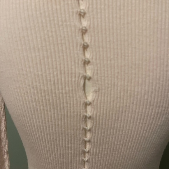 Chaiken Medium Cream Turtleneck Top - Picture 3 of 4